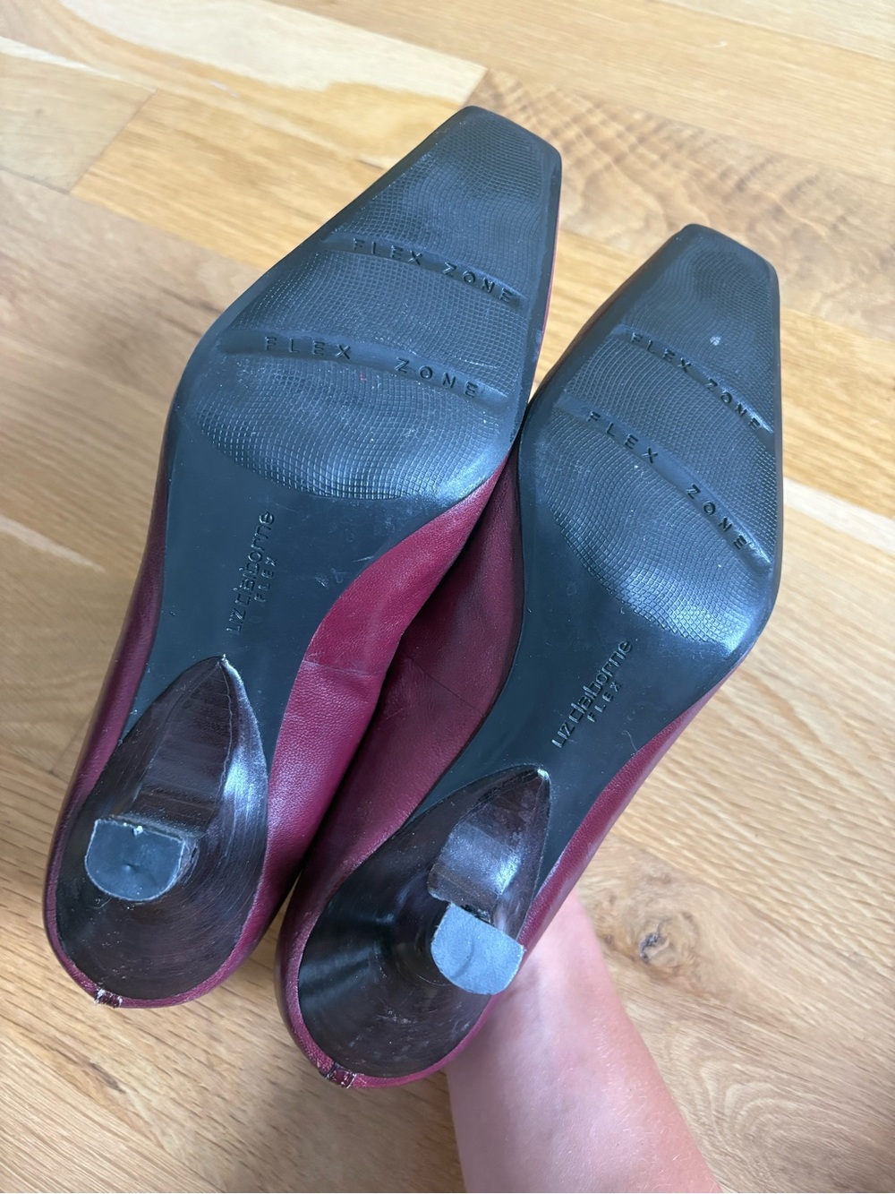 Liz Claiborne Flex Burgundy Kitten Heels - Picture 7 of 9